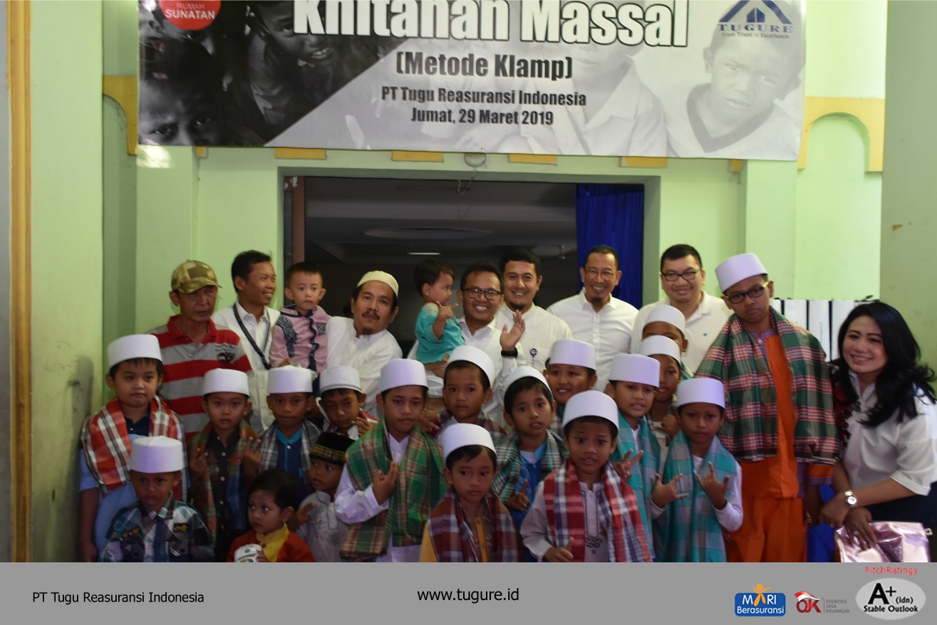 Tugure Holds Mass Circumcision for Residents Around the Office